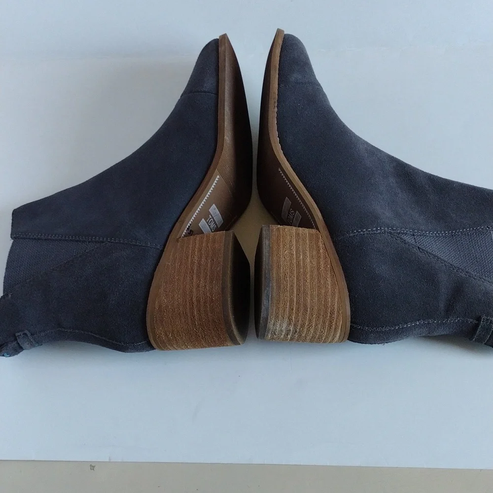 Toms Charcoal Suede Ankle Booties 8.5
